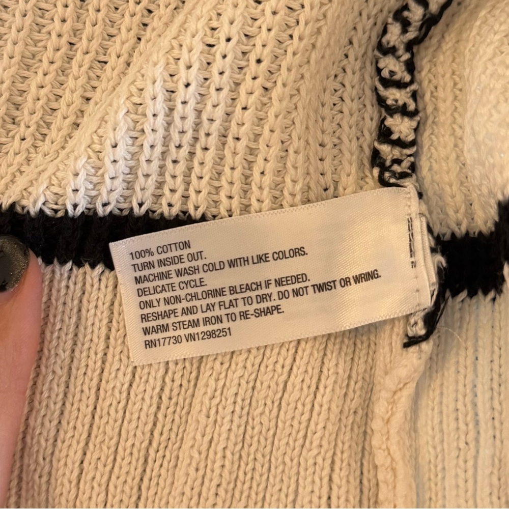 Universal Thread Sweater - Picture 3 of 3